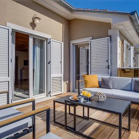 Lucica 360 Sea View
