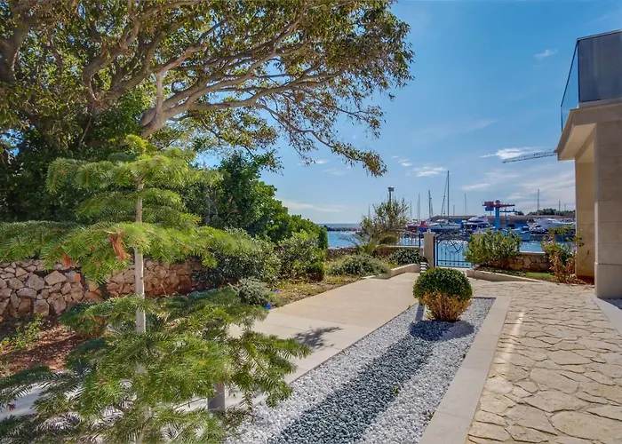 Apartment Lucica 360 Sea View Nerezine