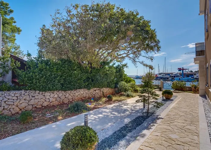 Lucica 360 Sea View Apartment