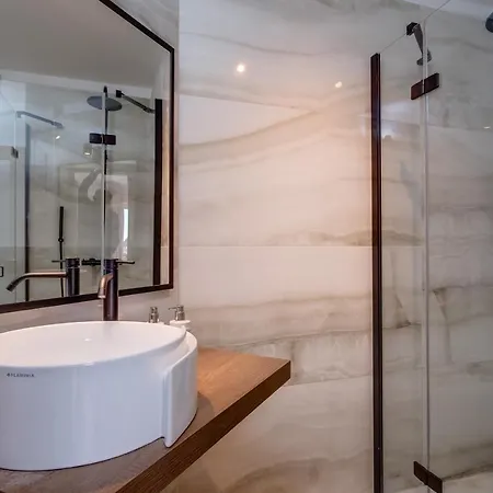 Lucica 360 Sea View نيغيزيني