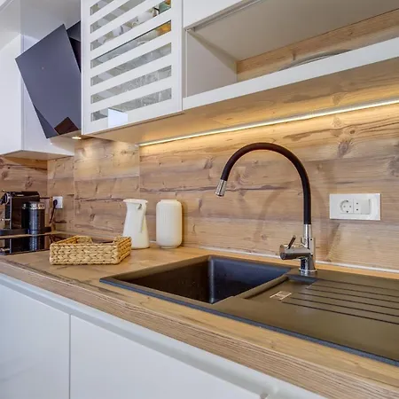 Lucica 360 Sea View شقة