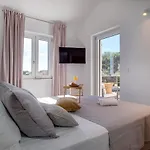 Apartment Lucica 360 Sea View