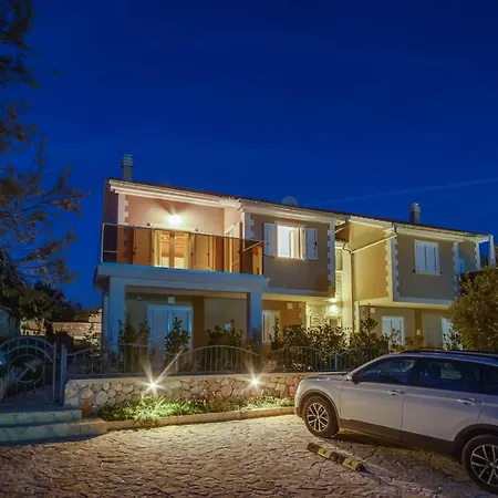 Lucica 360 Sea View Apartman *